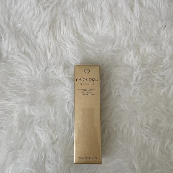 cle de peau skin clarifying cleansing foam